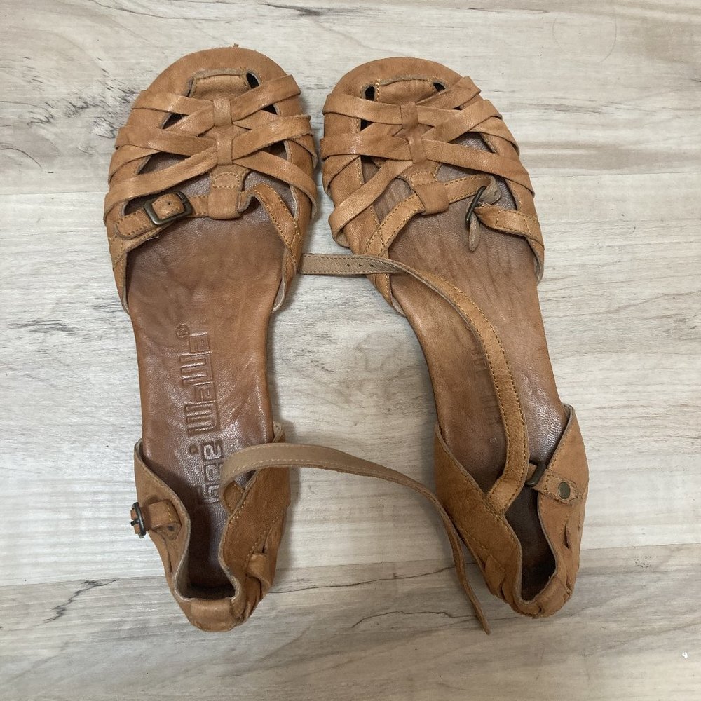 Gee WaWa Strappy Sandals